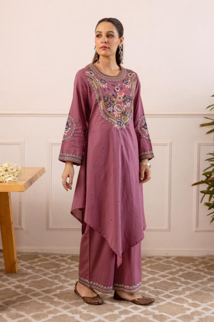 Stravi cameo Embroidery Kurta Pant set