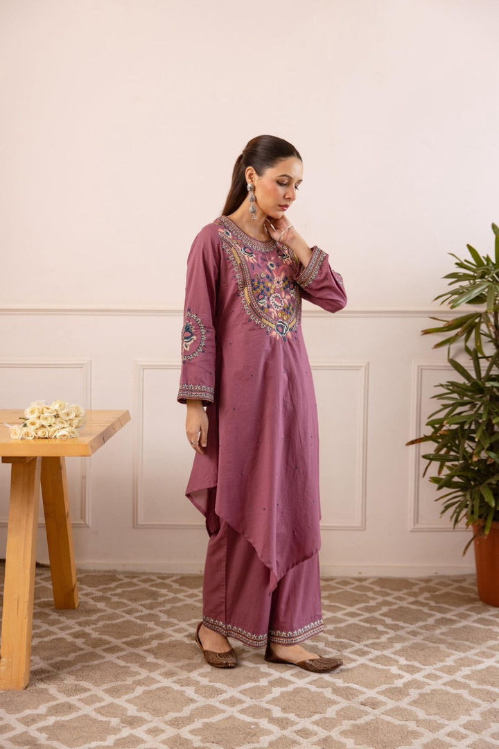 Stravi cameo Embroidery Kurta Pant set