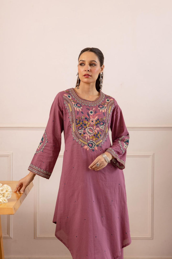 Stravi cameo Embroidery Kurta Pant set