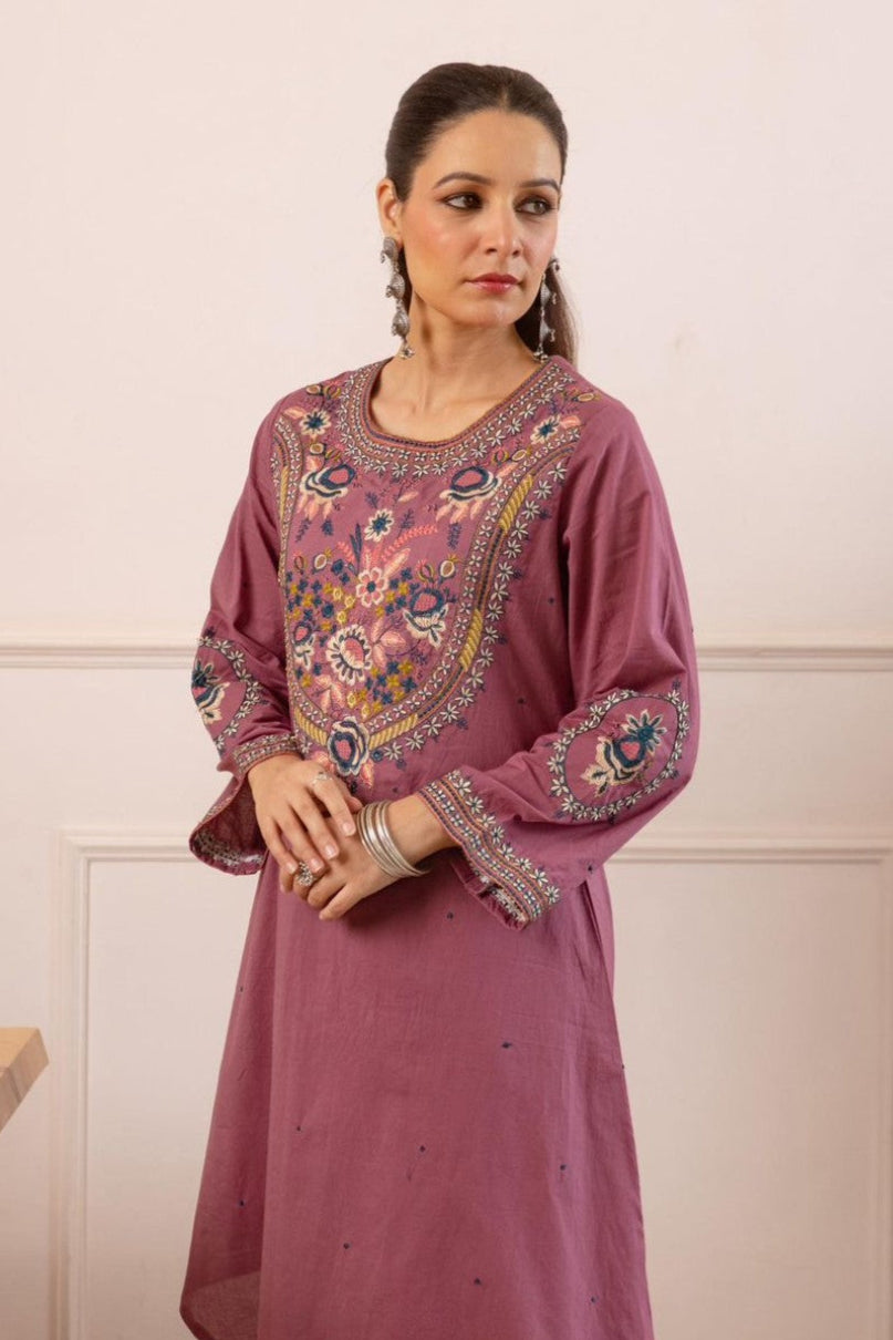 Stravi cameo Embroidery Kurta Pant set