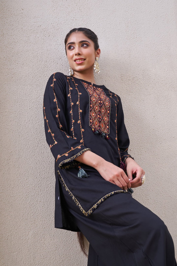 Stravi taupe embroidery co-ord set