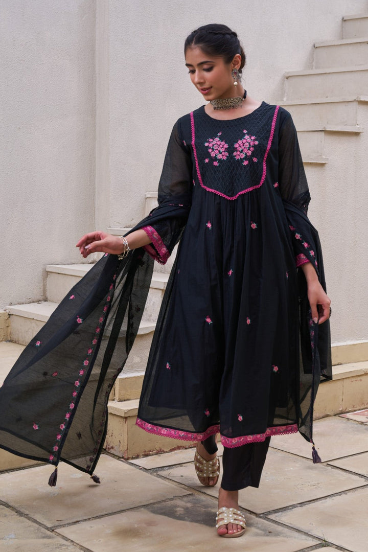 Sonpal mist embroidery cotton suit set