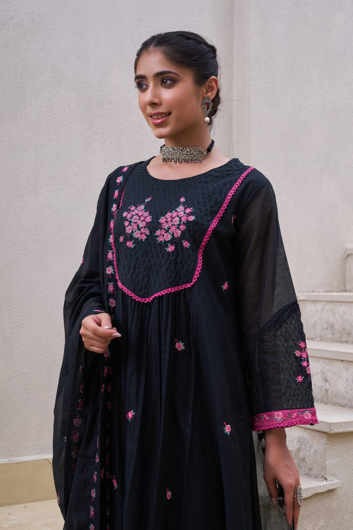 Sonpal mist embroidery cotton suit set