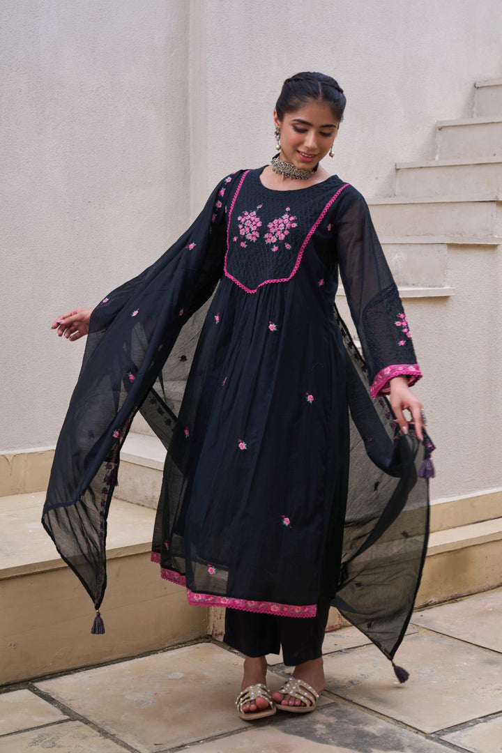 Sonpal mist embroidery cotton suit set