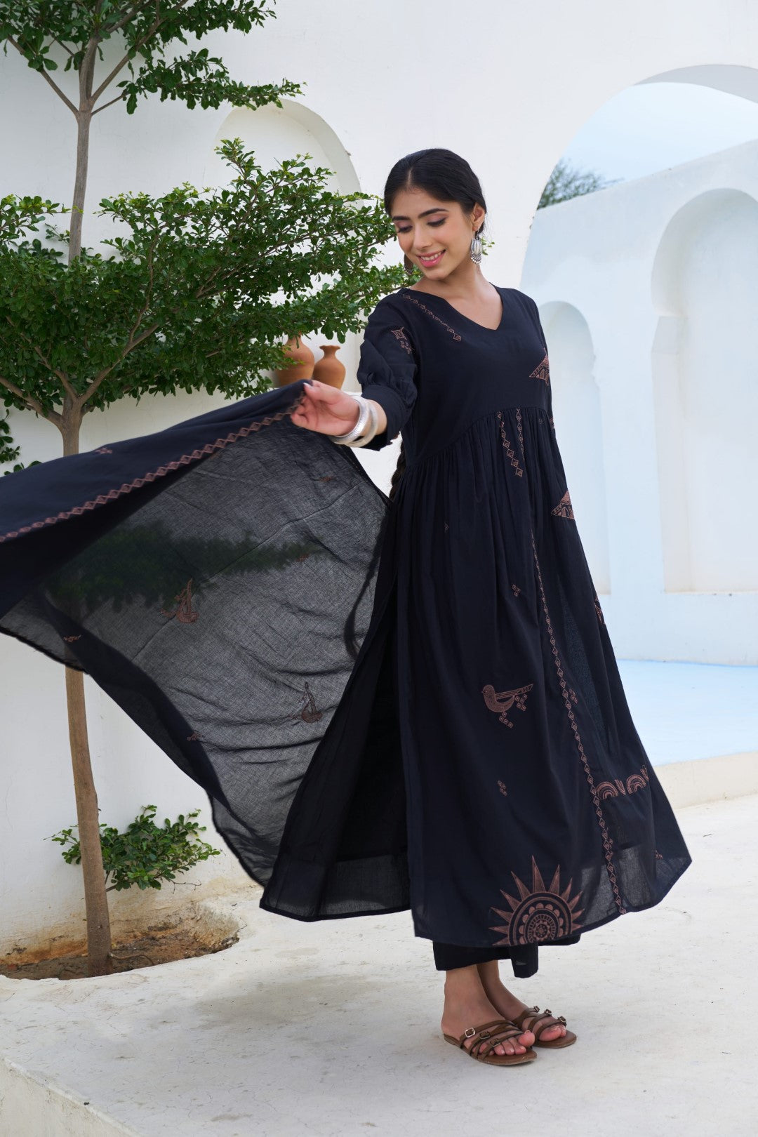 Sonpal Onyx embroidery cotton suit set