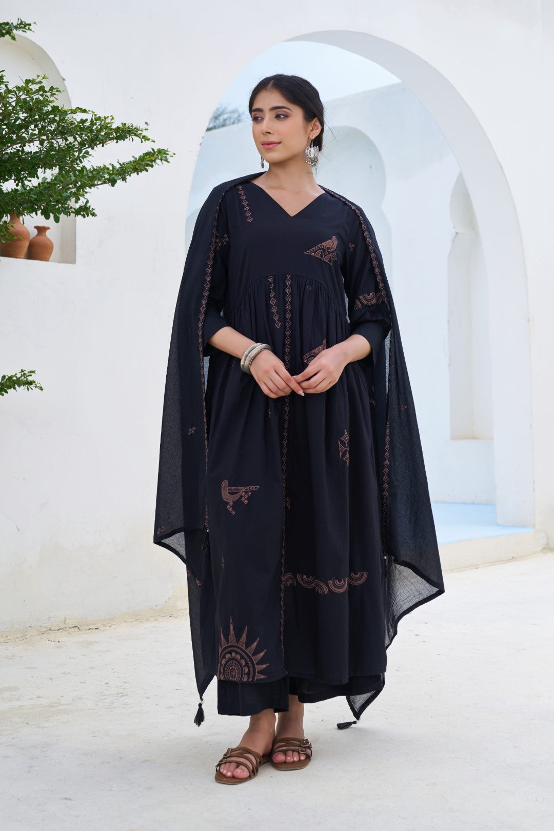Sonpal Onyx embroidery cotton suit set