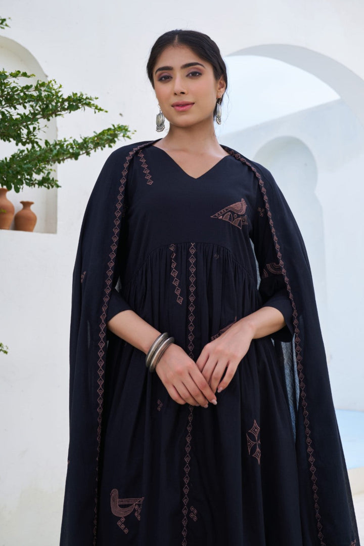 Sonpal Onyx embroidery cotton suit set