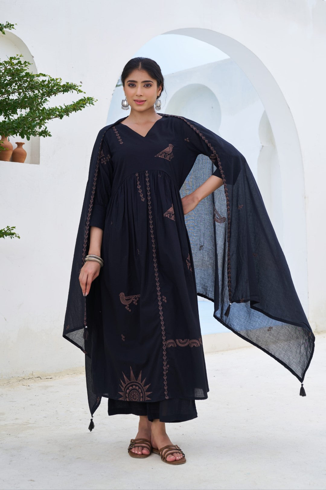 Sonpal Onyx embroidery cotton suit set