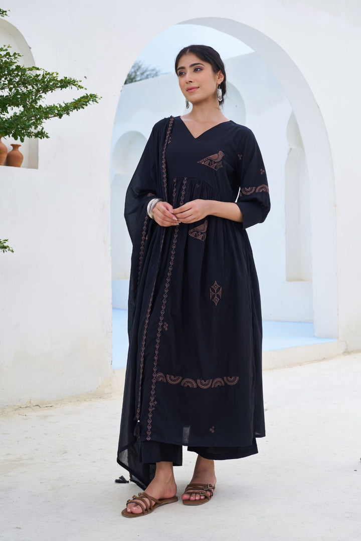 Sonpal Onyx embroidery cotton suit set