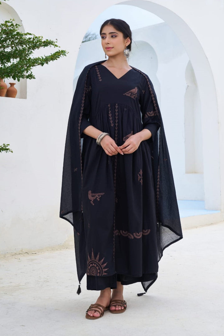 Sonpal Onyx embroidery cotton suit set