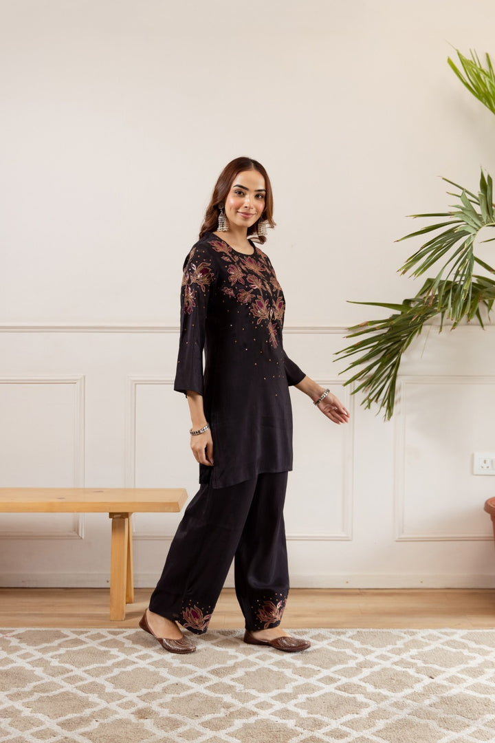 Kamli raven embroidery co-ord set