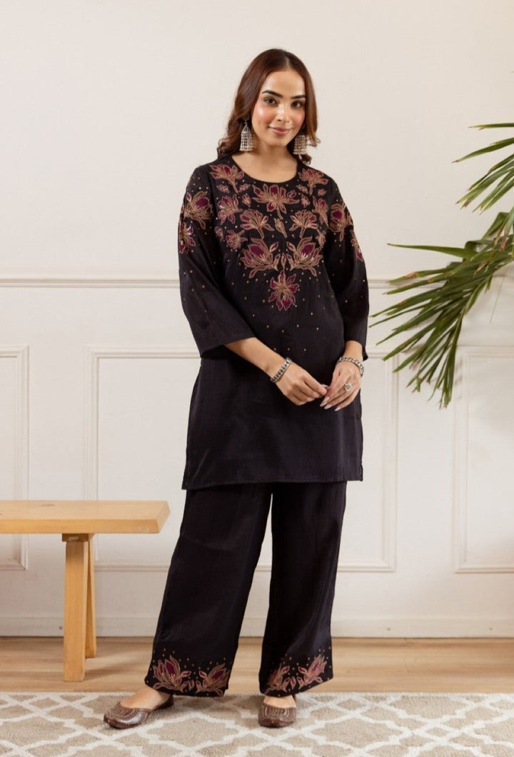 Kamli raven embroidery co-ord set