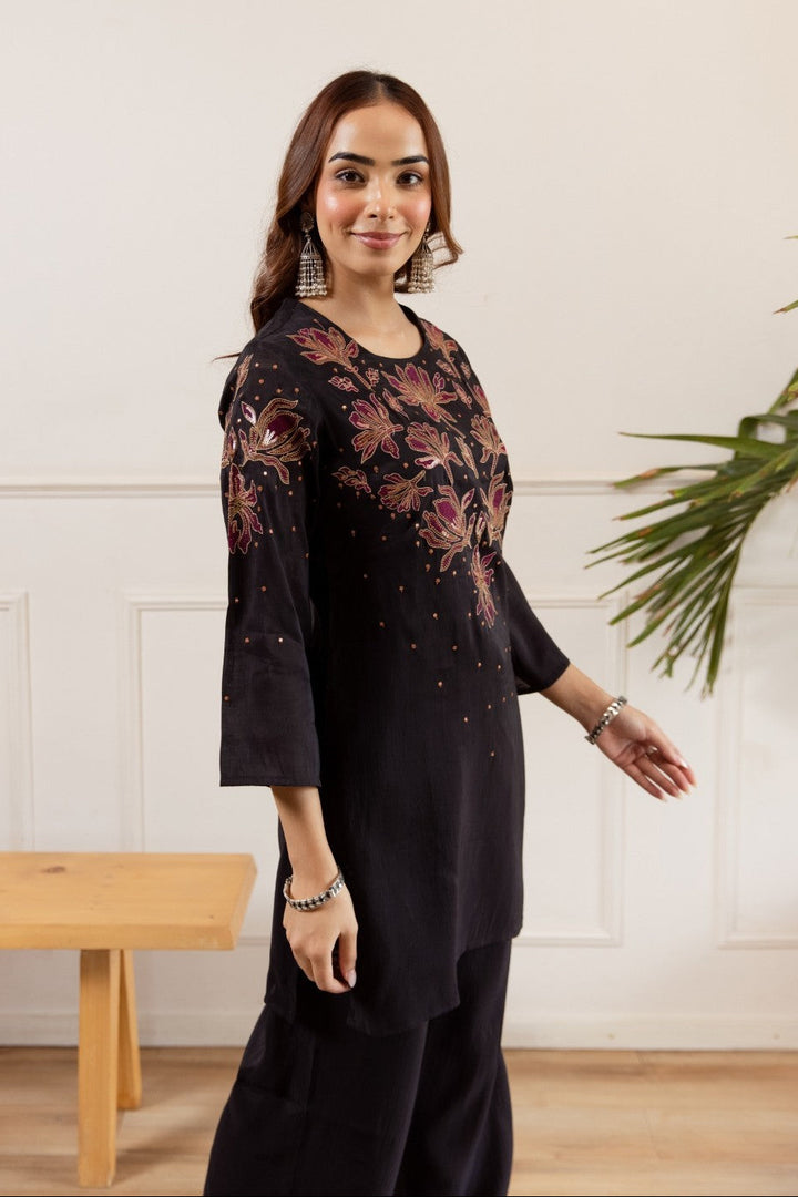 Kamli raven embroidery co-ord set