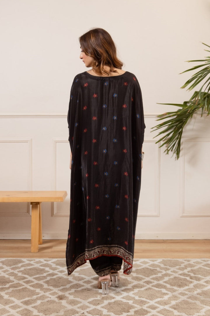 Sonpal Ebony Printed Kaftan pant set