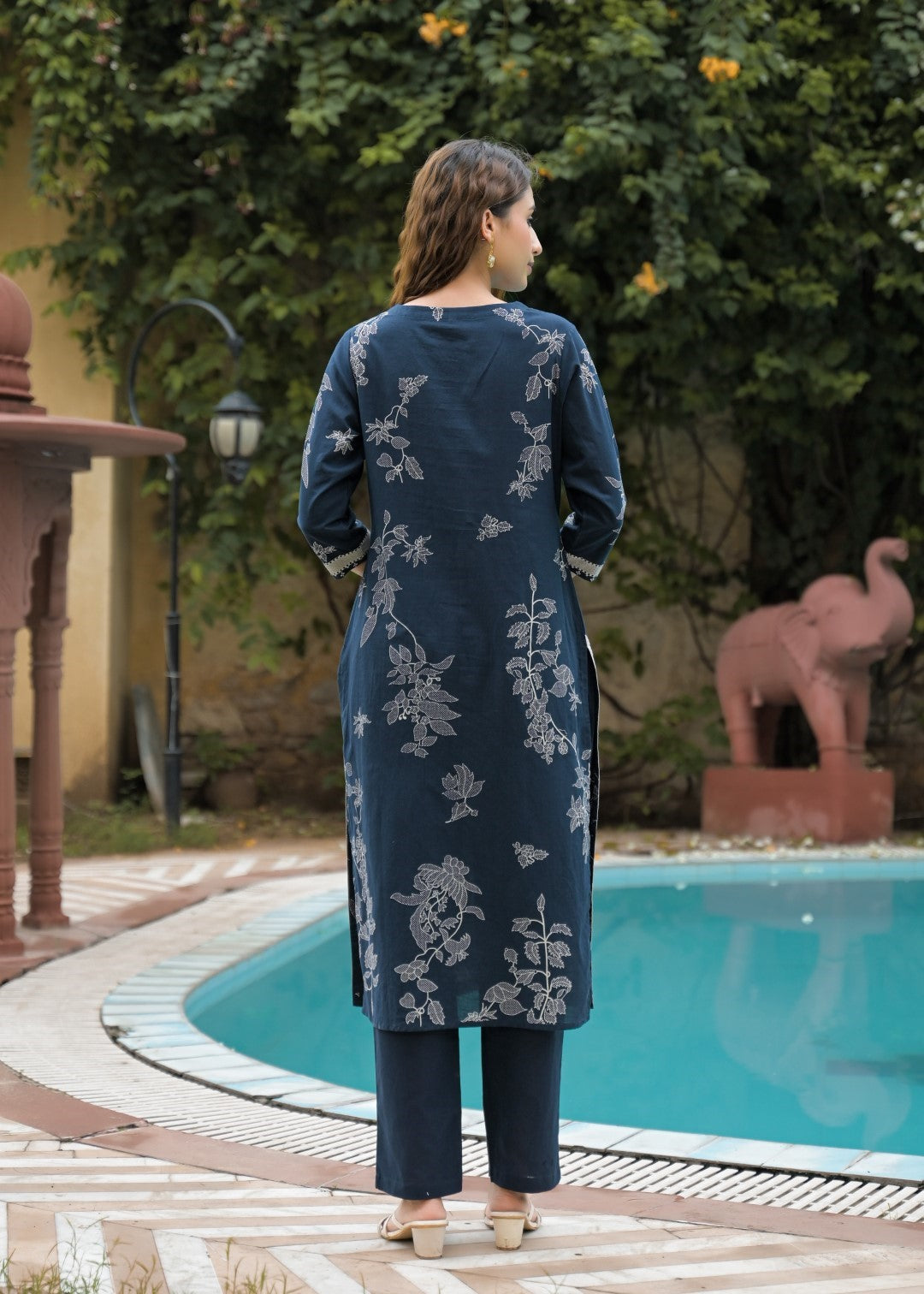 Vastu azure embroidery suit set