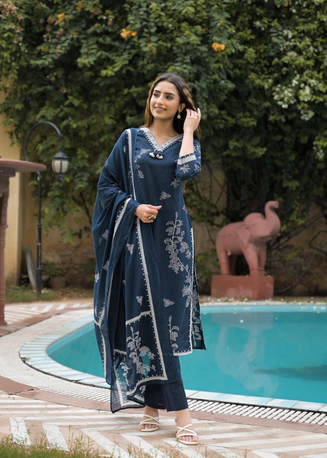 Vastu azure embroidery suit set