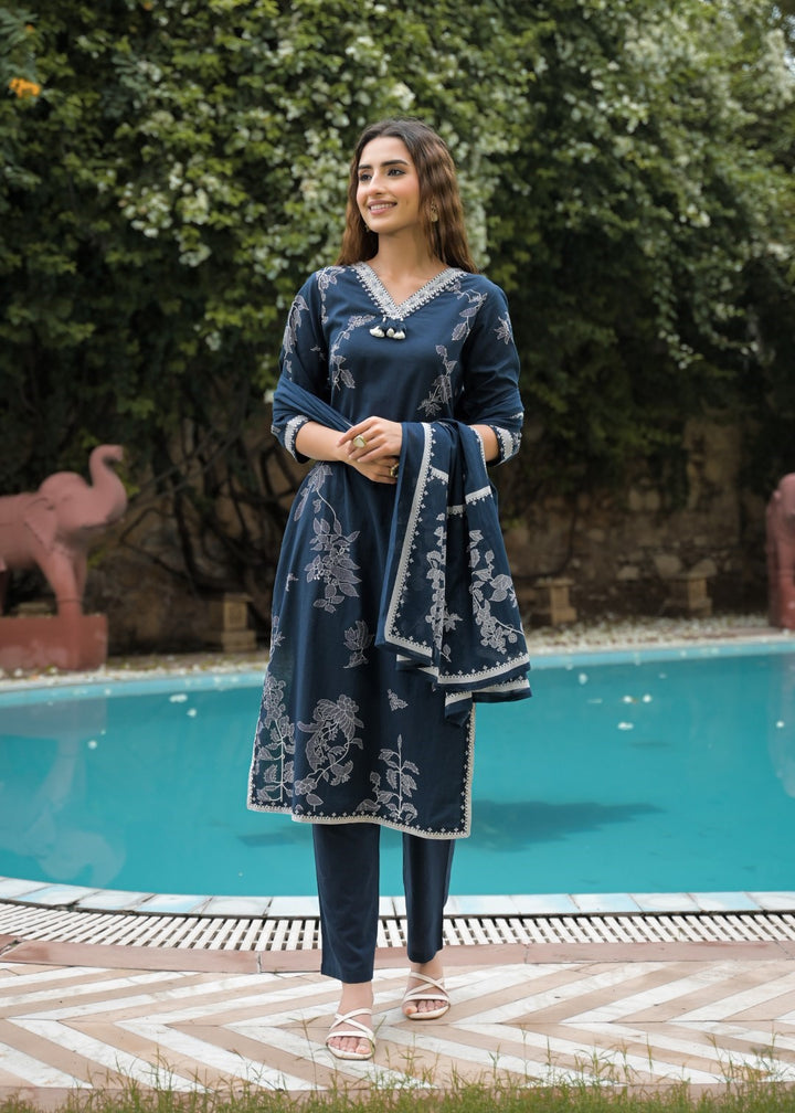 Vastu azure embroidery suit set