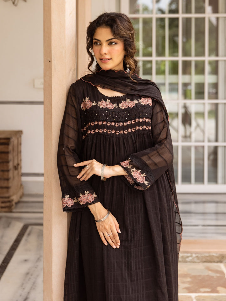 Karen Royce Embroidery Cotton Suit Set