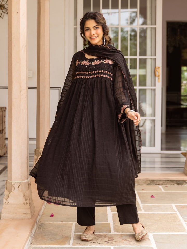 Karen Royce Embroidery Cotton Suit Set