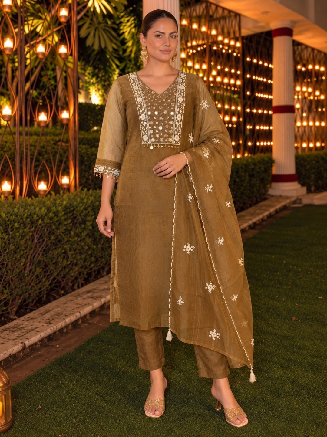 Kimaya Soro Handwork Suit Set