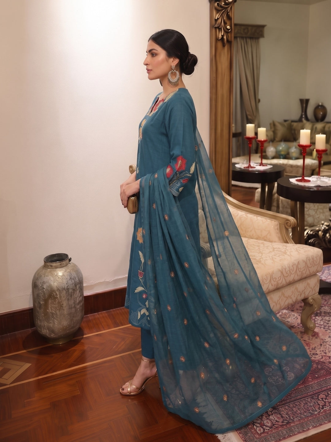 Lipi Lapis embroidery cotton suit set