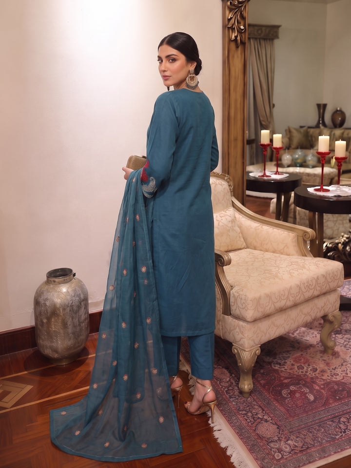 Lipi Lapis embroidery cotton suit set