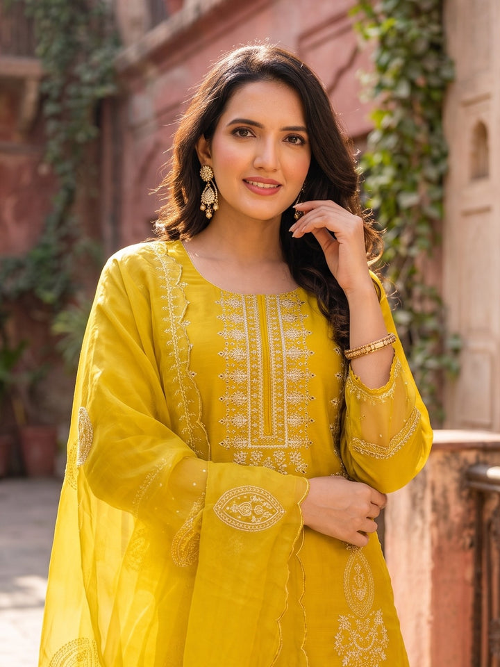 Mahi Wattle Embroidered Suit Set