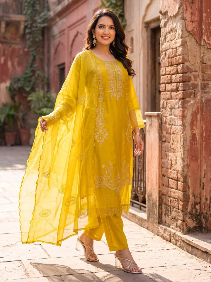 Mahi Wattle Embroidered Suit Set