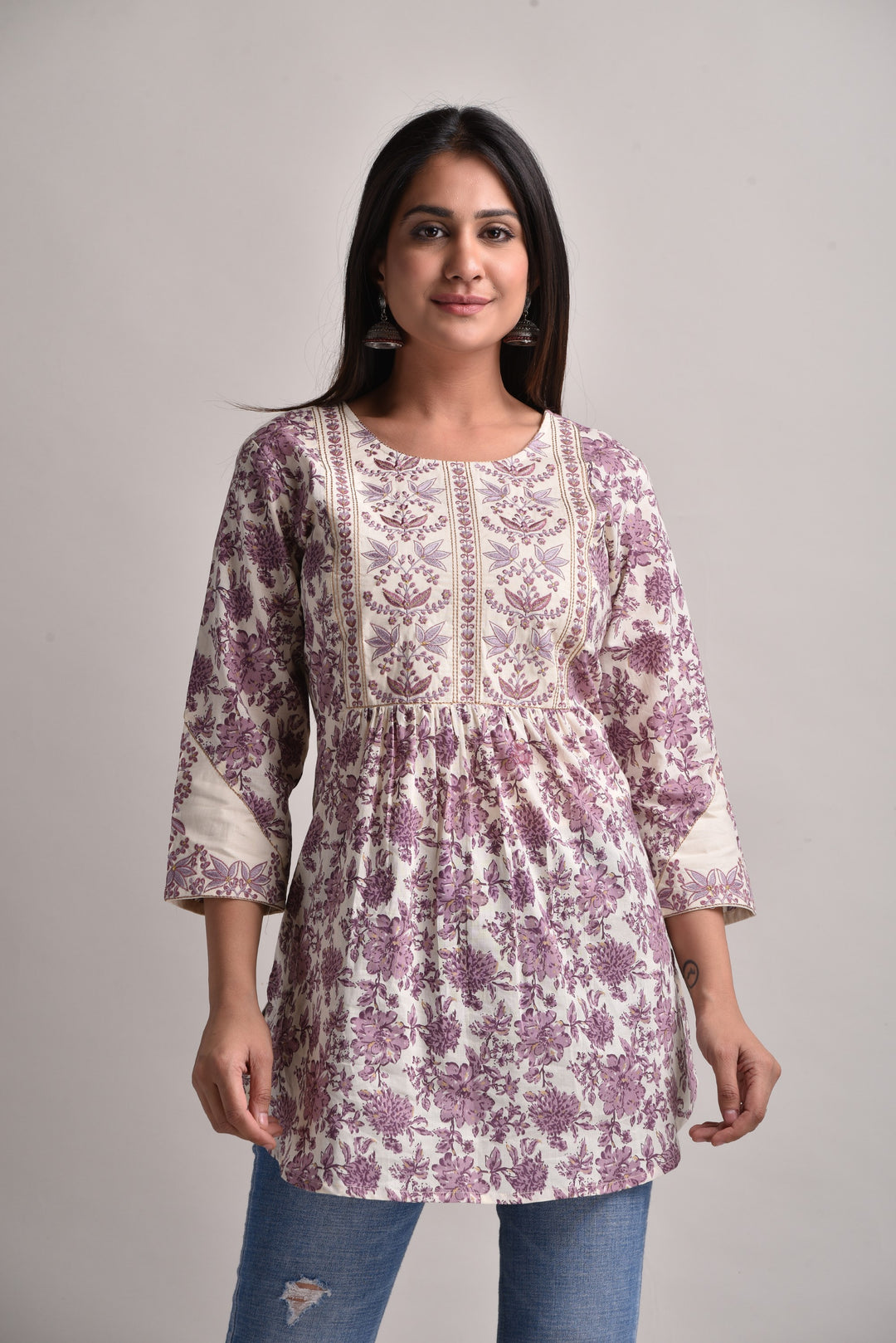 Hiya Swan Embroidered Cotton Top