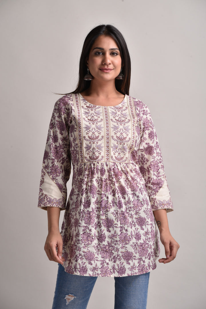 Hiya Swan Embroidered Cotton Top