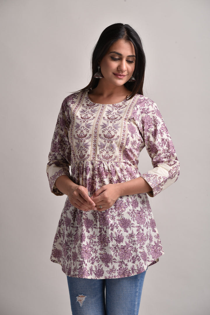 Hiya Swan Embroidered Cotton Top