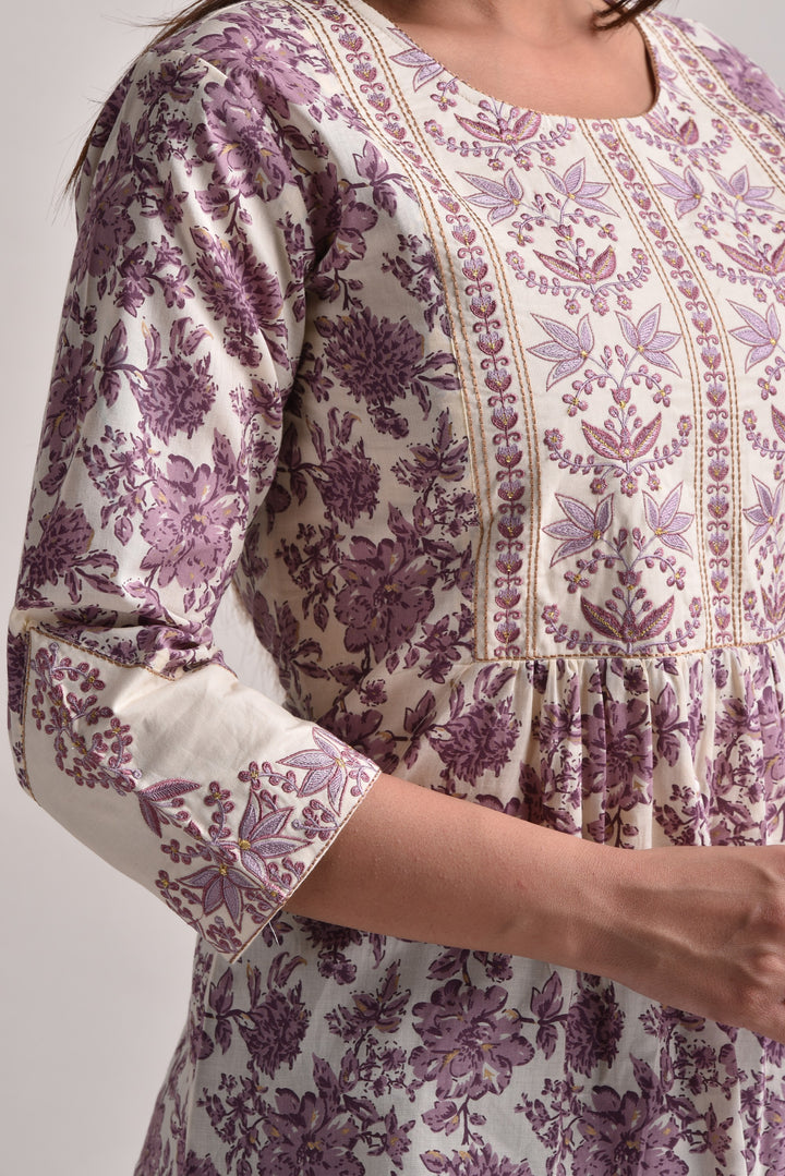 Hiya Swan Embroidered Cotton Top