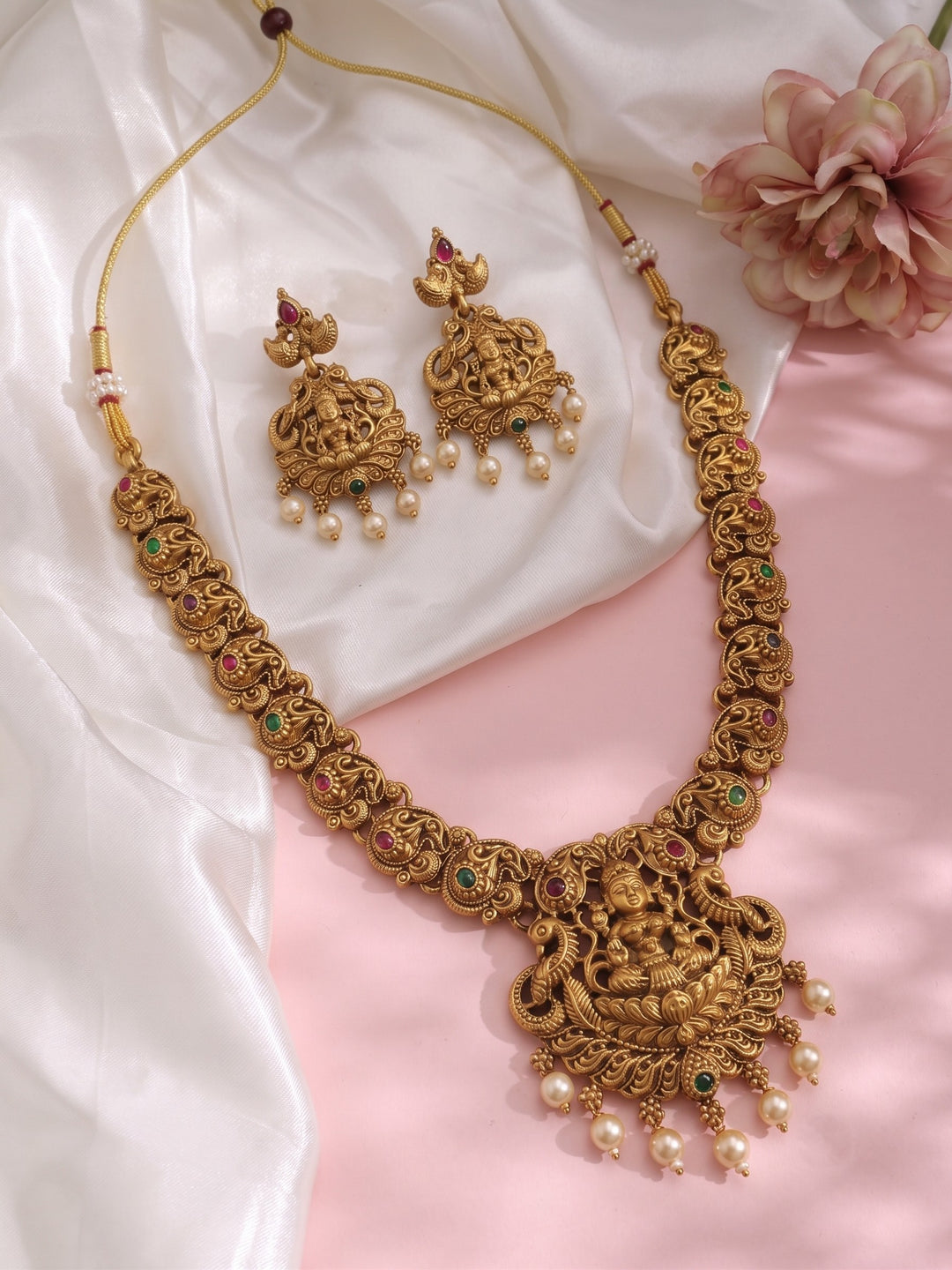 NES-A00148-GOLD_1