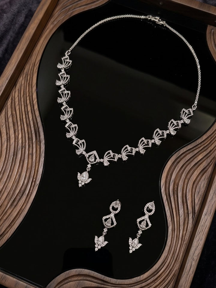 NES-A00156-SILVER_2