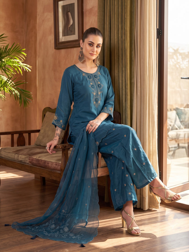 Nisha Casal Embroidered Suit Set