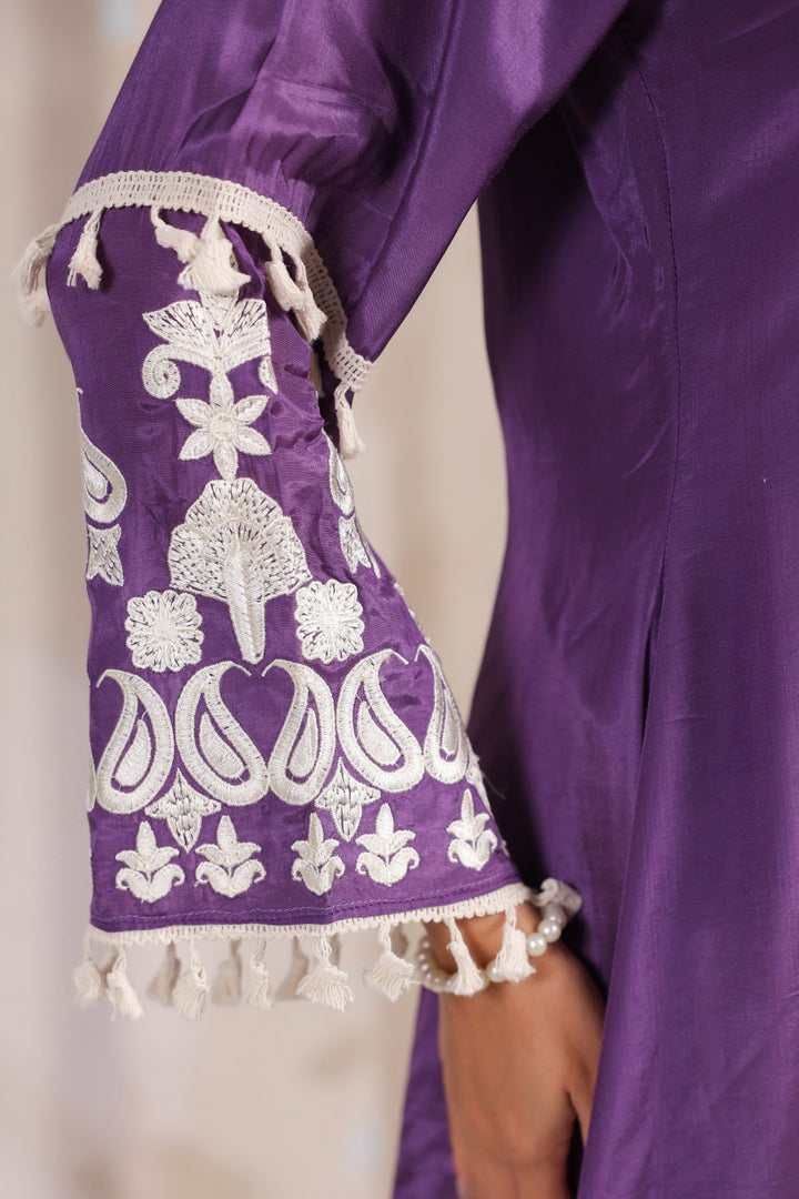 Sera helio embroidery kurta pant set