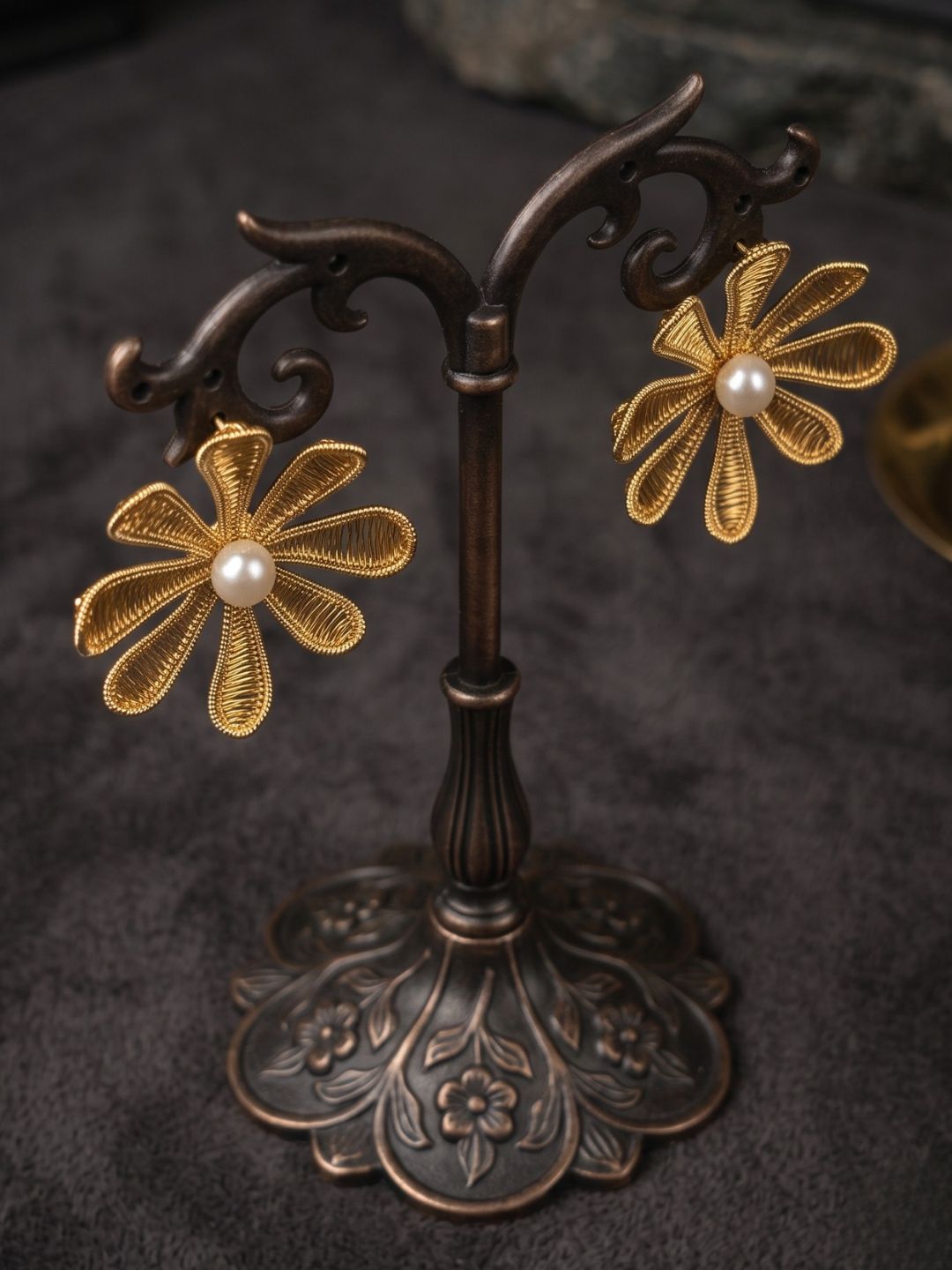 STD-A00142-GOLD_4