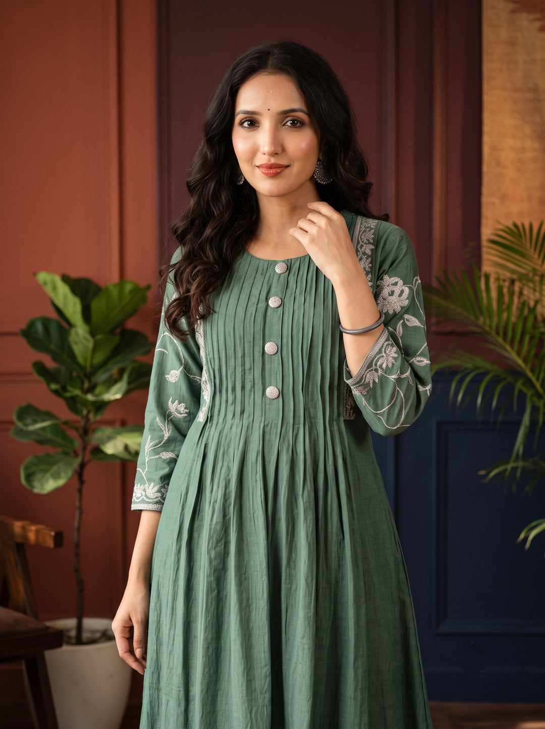 Sumaiya Fern Embroidery Kurta Pant Set