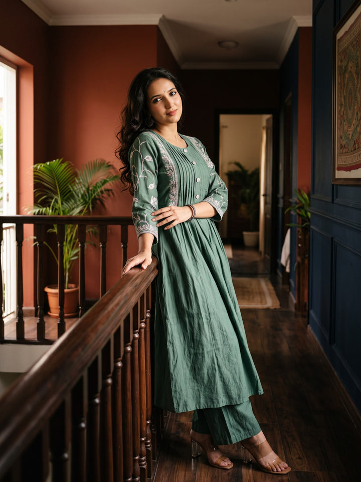 Sumaiya Fern Embroidery Kurta Pant Set
