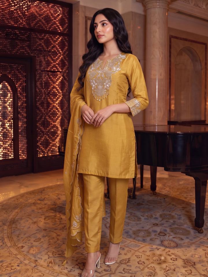 Tisca Flax Handwork Suit Set