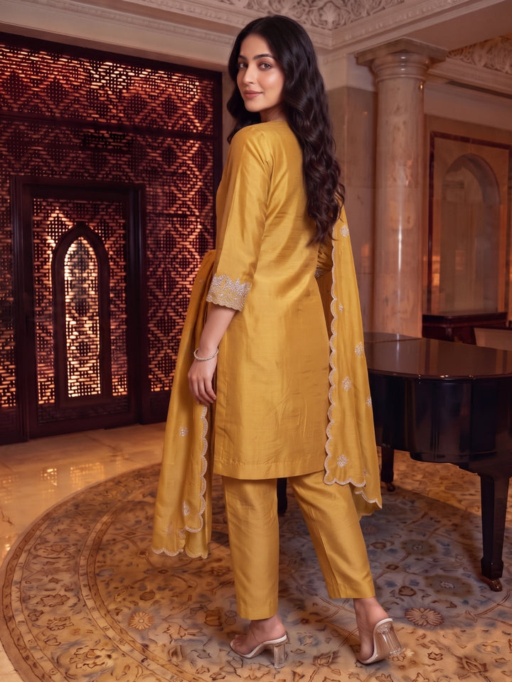 Tisca Flax Handwork Suit Set