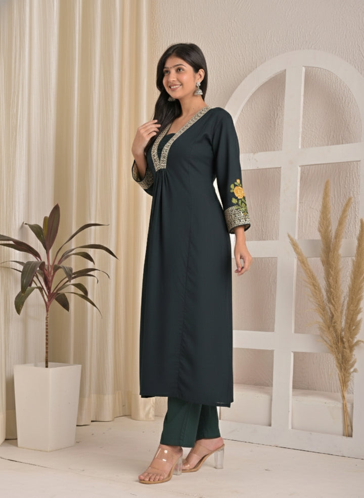 Chandri Casal Embroidered Kurta Pant Set