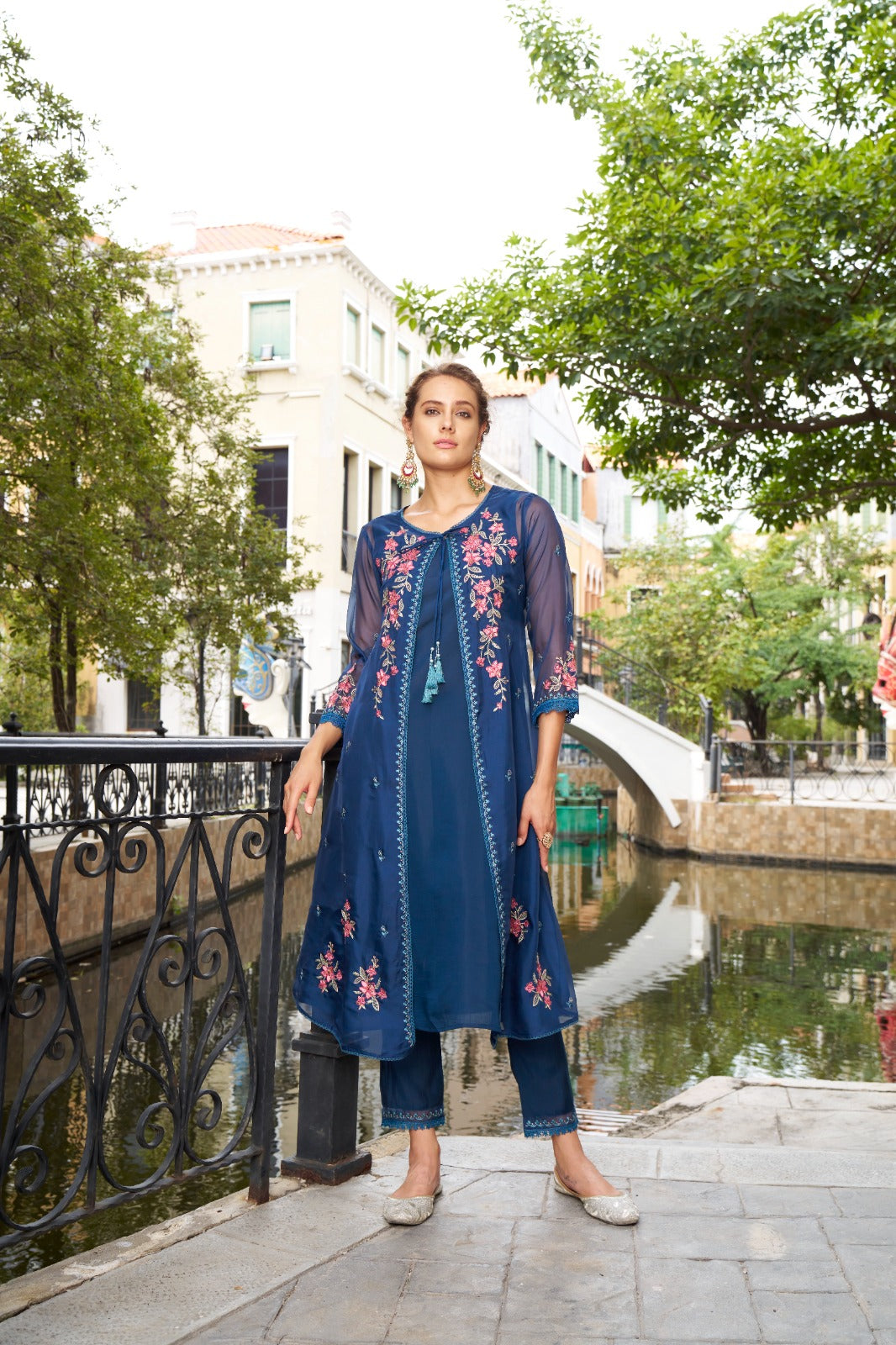 SIREESHA AZURE EMBROIDERY DESIGNER ORGANZA JACKET SET