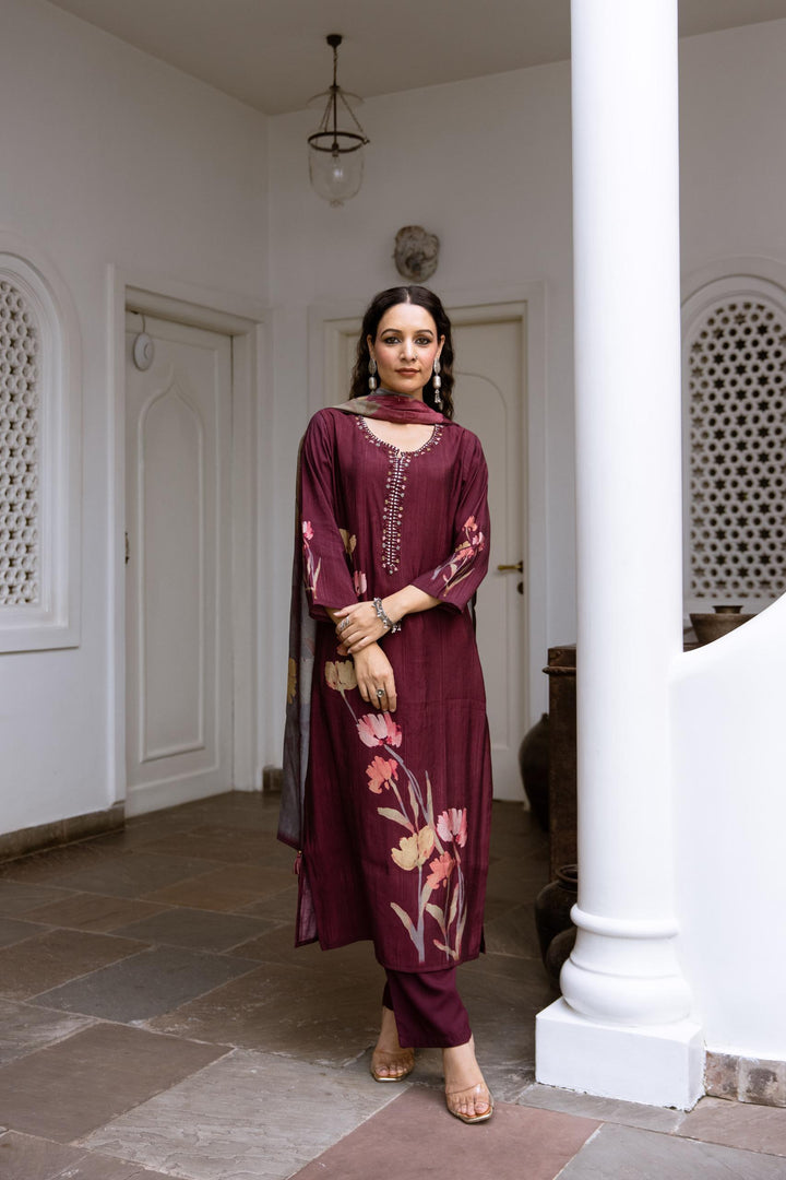 Navdha Jam Elegant Suit Set