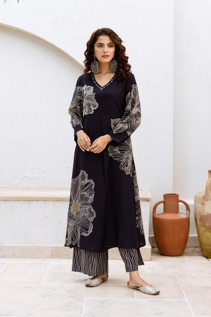 Siya Jet Silver Printed Kurta Pant Set