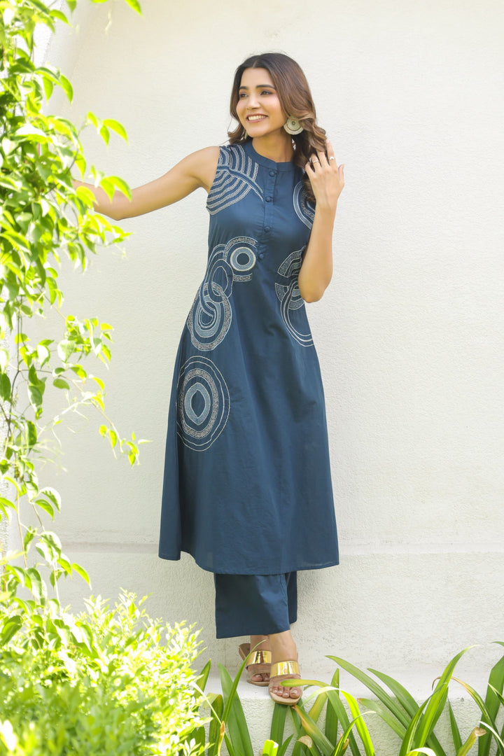 Sagarika Hibis Embroidery kurta pant set