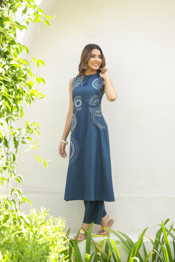 Sagarika Hibis Embroidery kurta pant set
