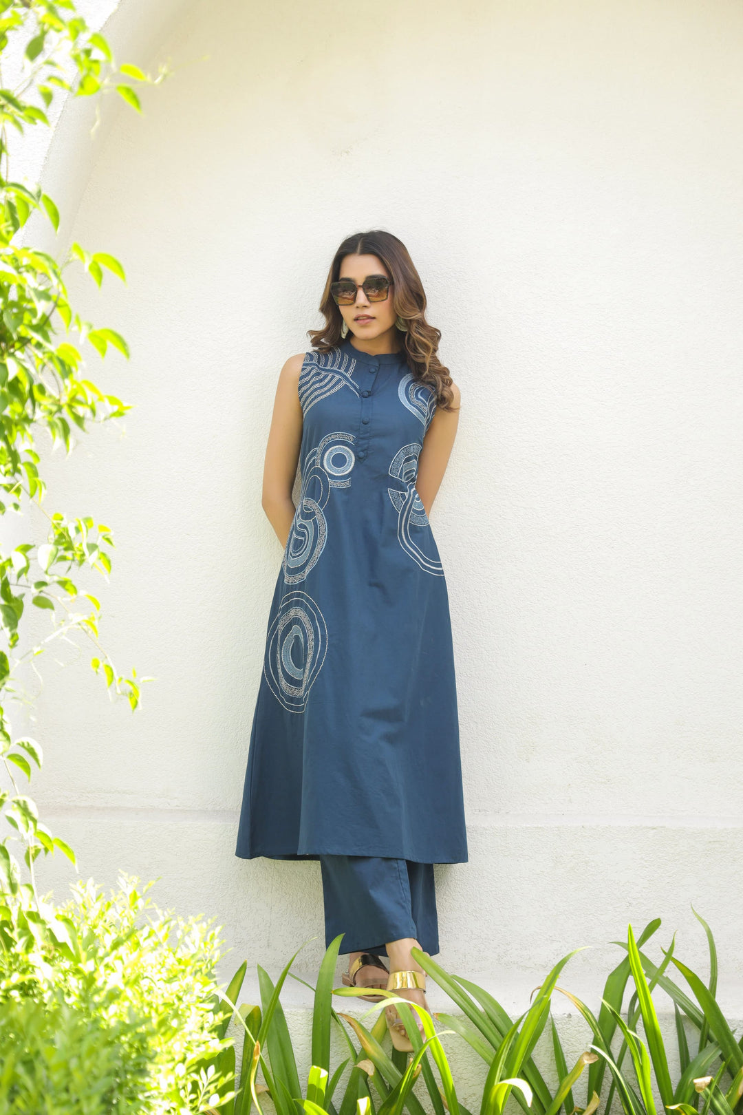 Sagarika Hibis Embroidery kurta pant set