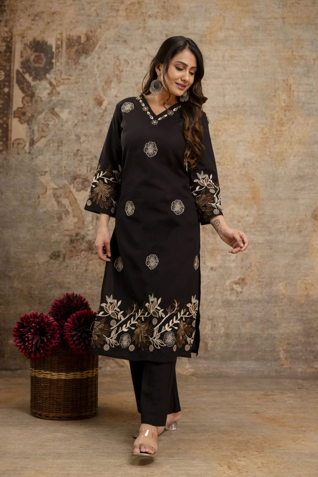 Samiha Carbon Embroidery kurta pant set