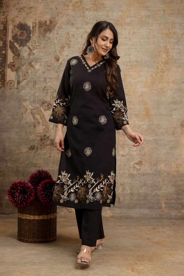 Samiha Carbon Embroidery kurta pant set